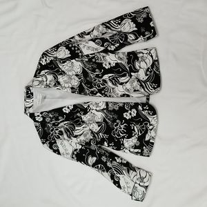 Worthington black and white floral blazer